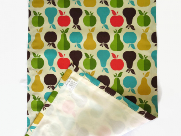 Apple and Pear Table Runner Reverse Side