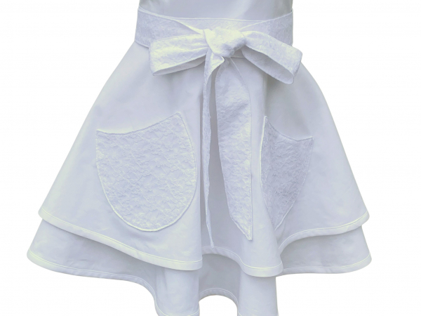 White Retro Style Apron with Lace Trim closeup of apron front skirt
